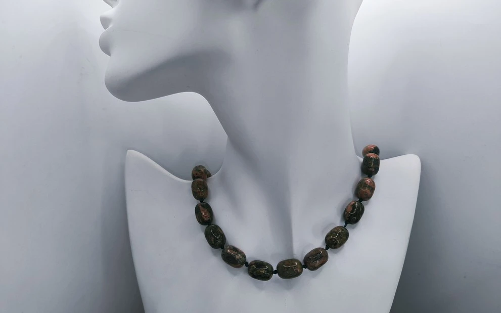 Бусы из яшмы ар-4