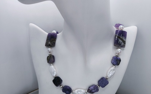 Бусы с чароитом и аметистом