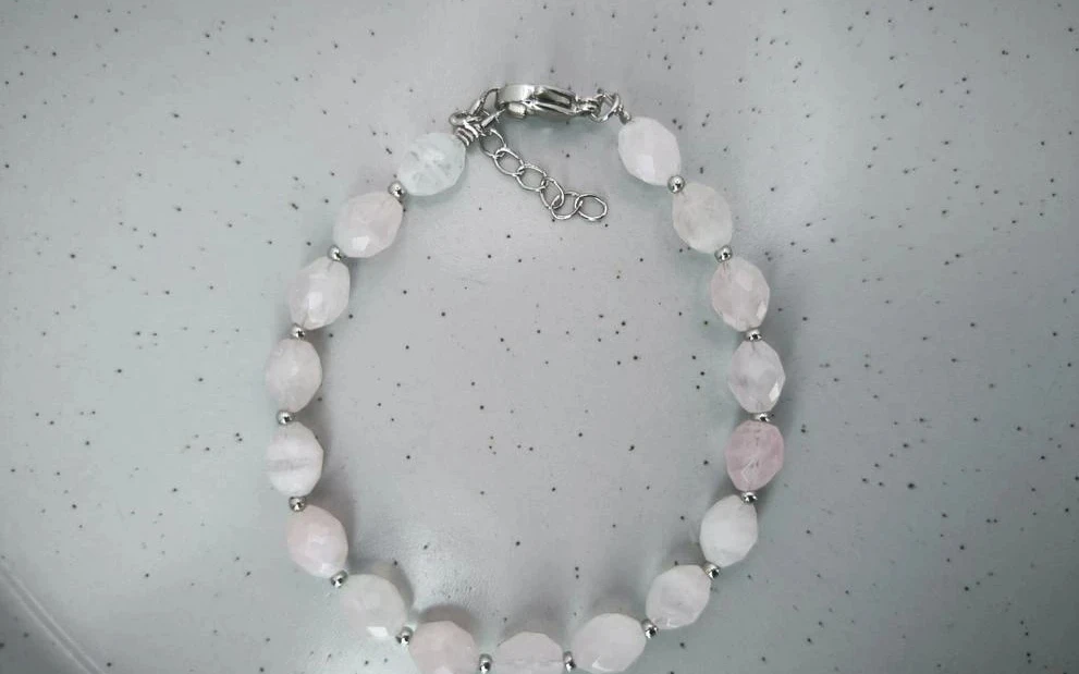 Браслет из розового кварца