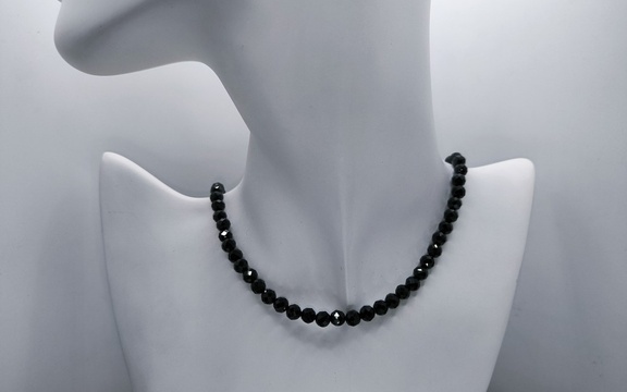 Бусы из черного турмалина-шерла