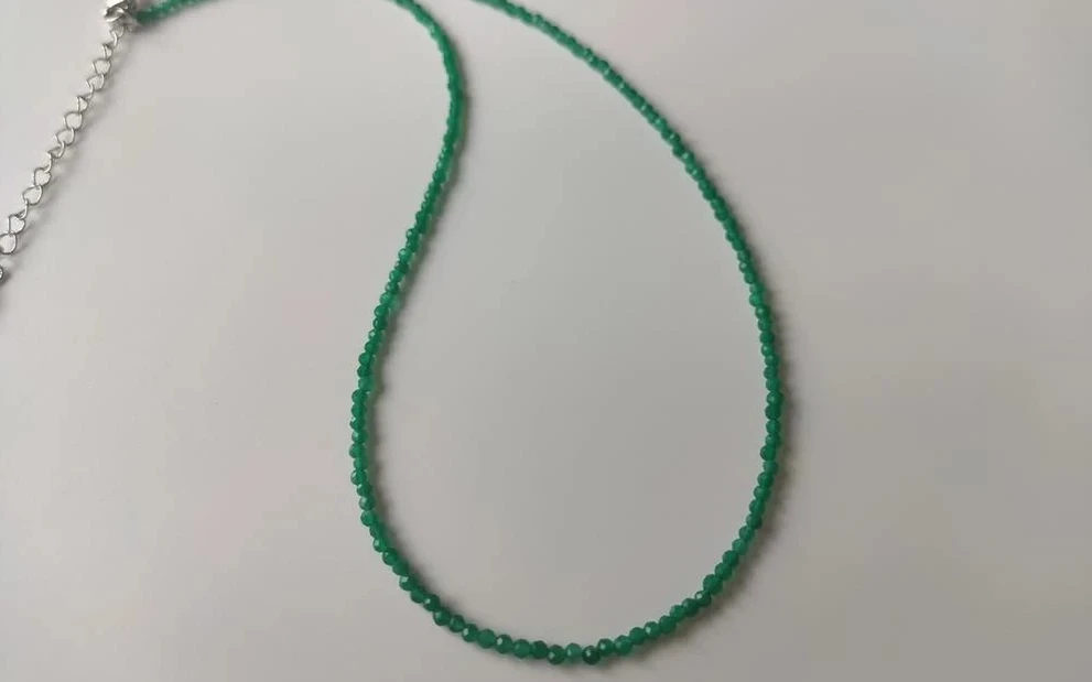 Бусы из хризопраза