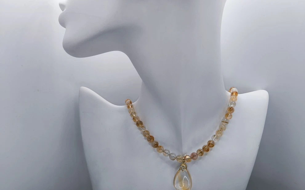 Бусы из цитрина с подвеской