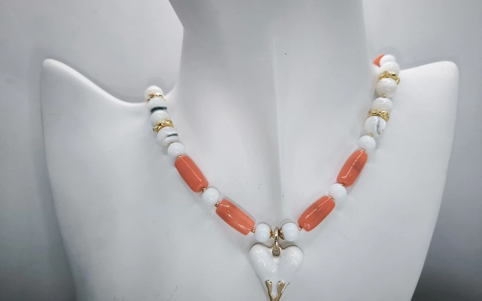 Бусы перламутр с кораллом