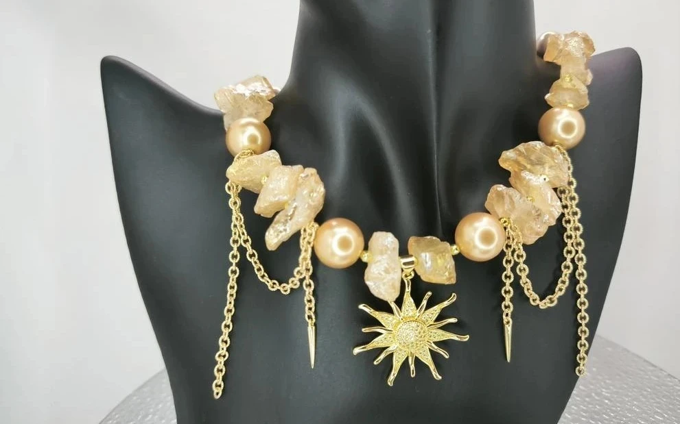 Бусы бижутерия  с подвеской и цепями