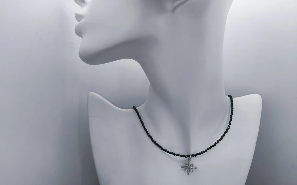 Бусы из шпинели