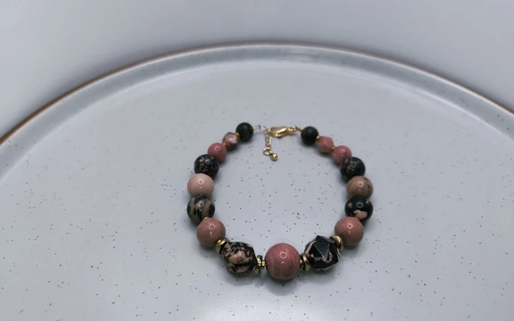 Браслет из родонита