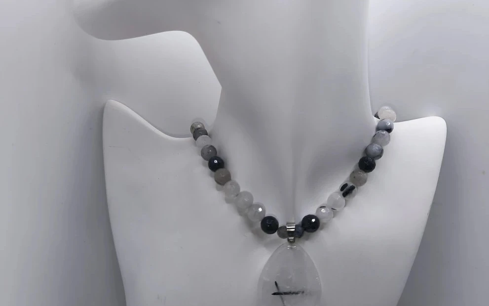 Бусы из волосатика ар-2
