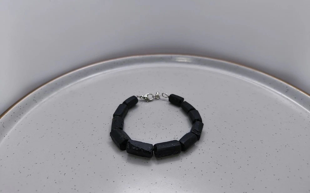 Мужской браслет из черного турмалина