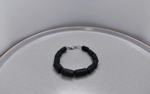 Мужской браслет из черного турмалина