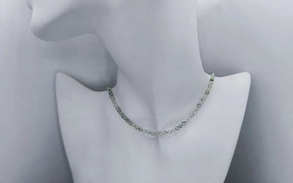 Бусы из пренита ар-4