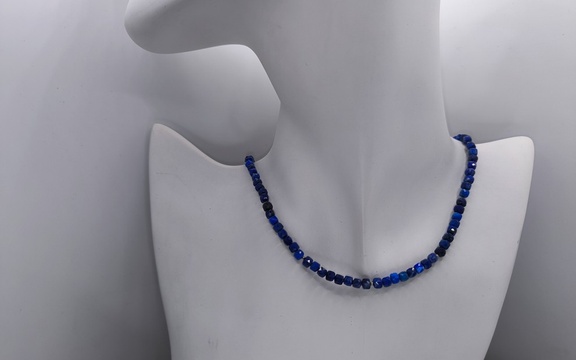 Бусы из лазурита