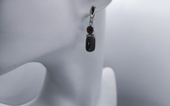 Серьги из граната