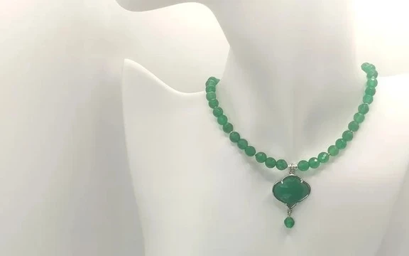 Бусы из хризопраза ар-4