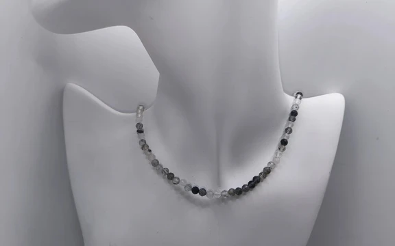 Бусы из волосатика ар-4