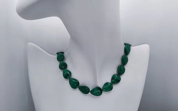 Бусы из млахита ар-6