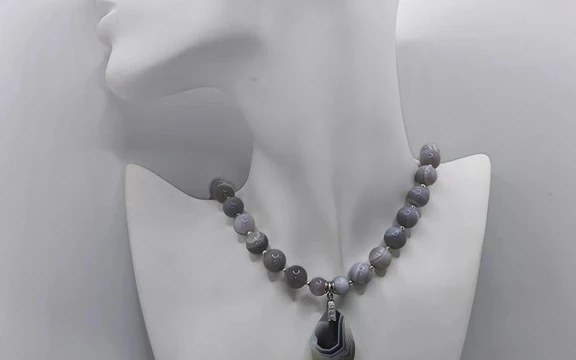 Бусы  из агата ар-40