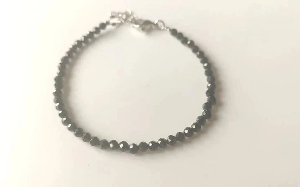 Браслет из шпинели