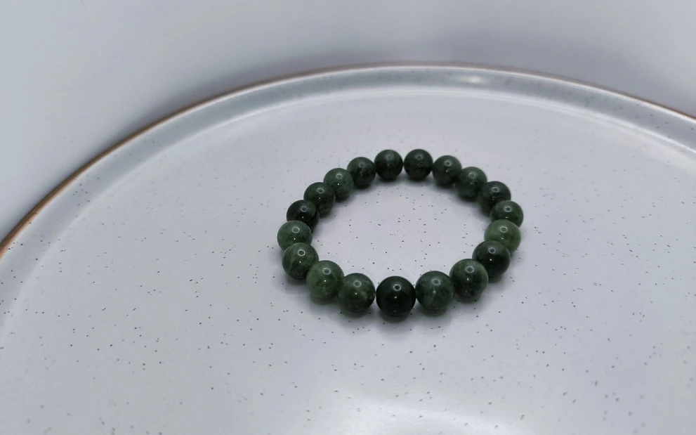 Браслет из нефрита ар-2