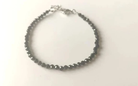 Браслет из шпинели