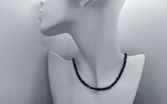 Бусы из шпинели ар-2